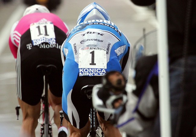 stage1_armstrong_passes_ullrich.jpg